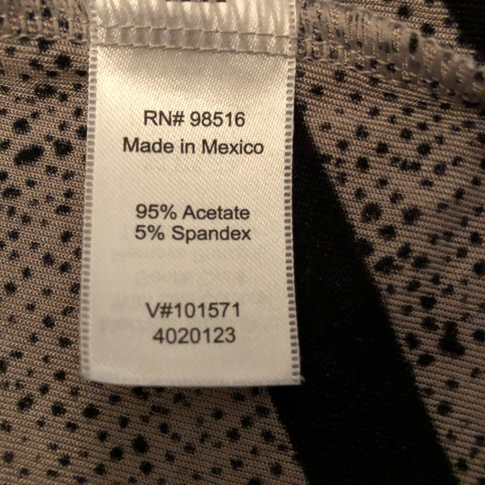 Coldwater Creek black & Gray Top size L - Picture 4 of 4